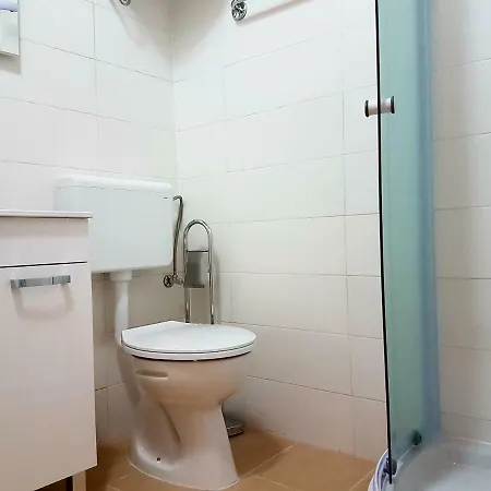 Pensionat Lovely And Romantic With Balcony 3*